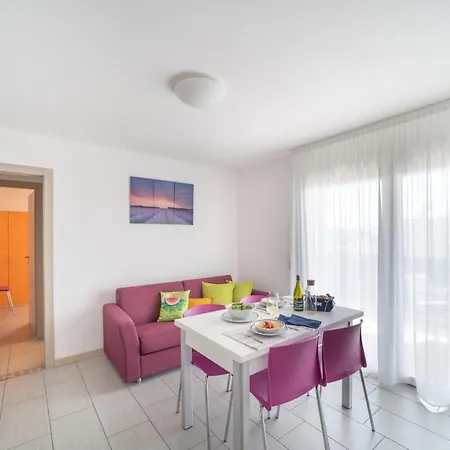 Residenza Monica * 利尼亚诺萨比亚多罗