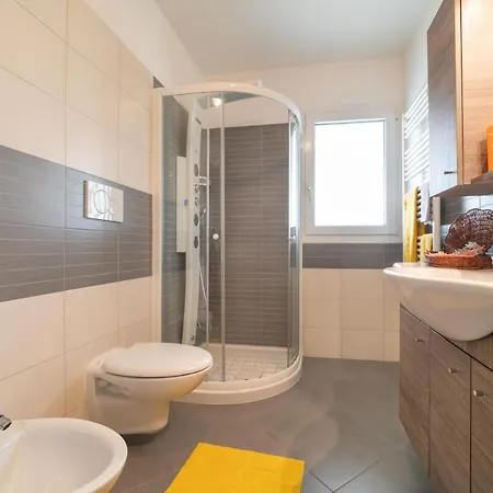 Residenza Monica ליגננו סביאדורו