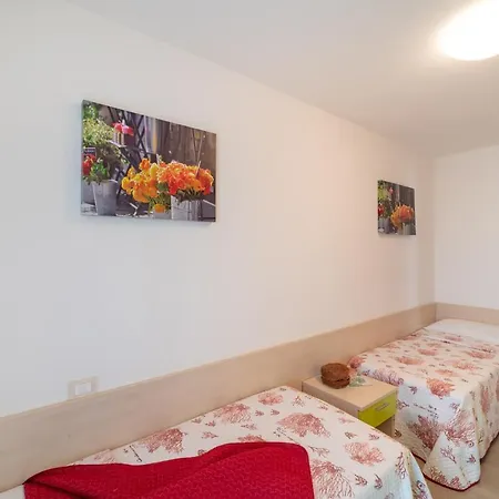 Residenza Monica 公寓 *